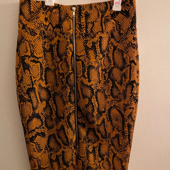 New without tag! Thali Sodi Zippered Python Print Pencil Skirt - Picture 11 of 13